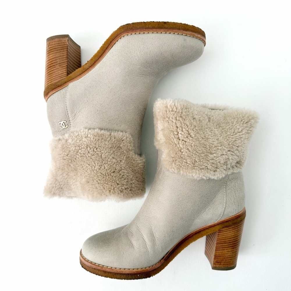 CHANEL | Beige Shearling Fur Suede Ankle Boots Heeled Booties CC Logo 37.5 - Picture 8 of 14